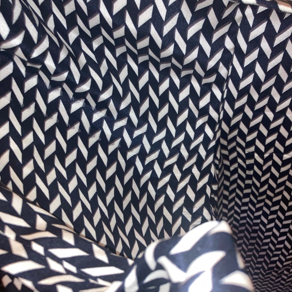 Theory Blue and White Patterned 100 silk Trousers - Picture 6 of 7